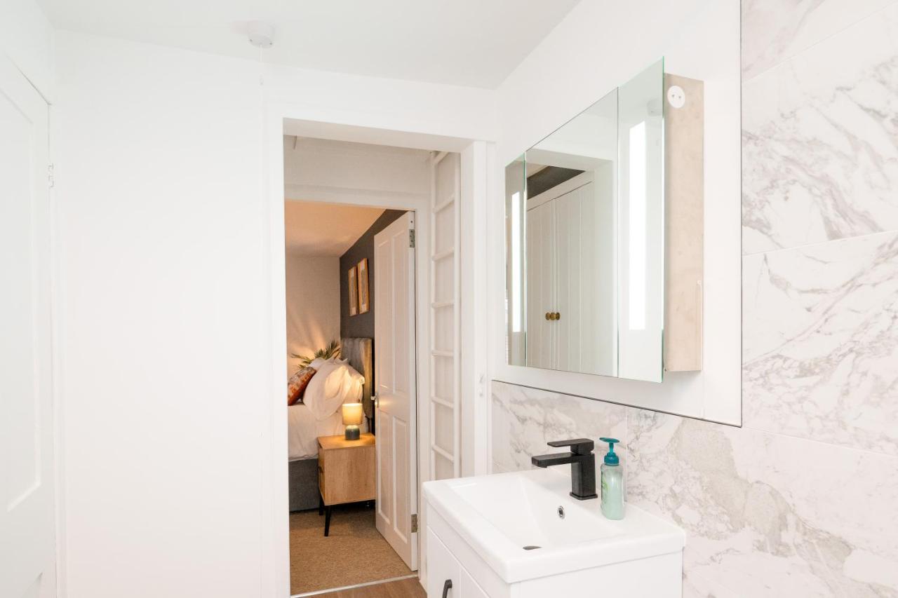 Stunning 2-Bedroom Home In City Centre With Wi-Fi! Роял-Танбридж-Веллс Екстер'єр фото